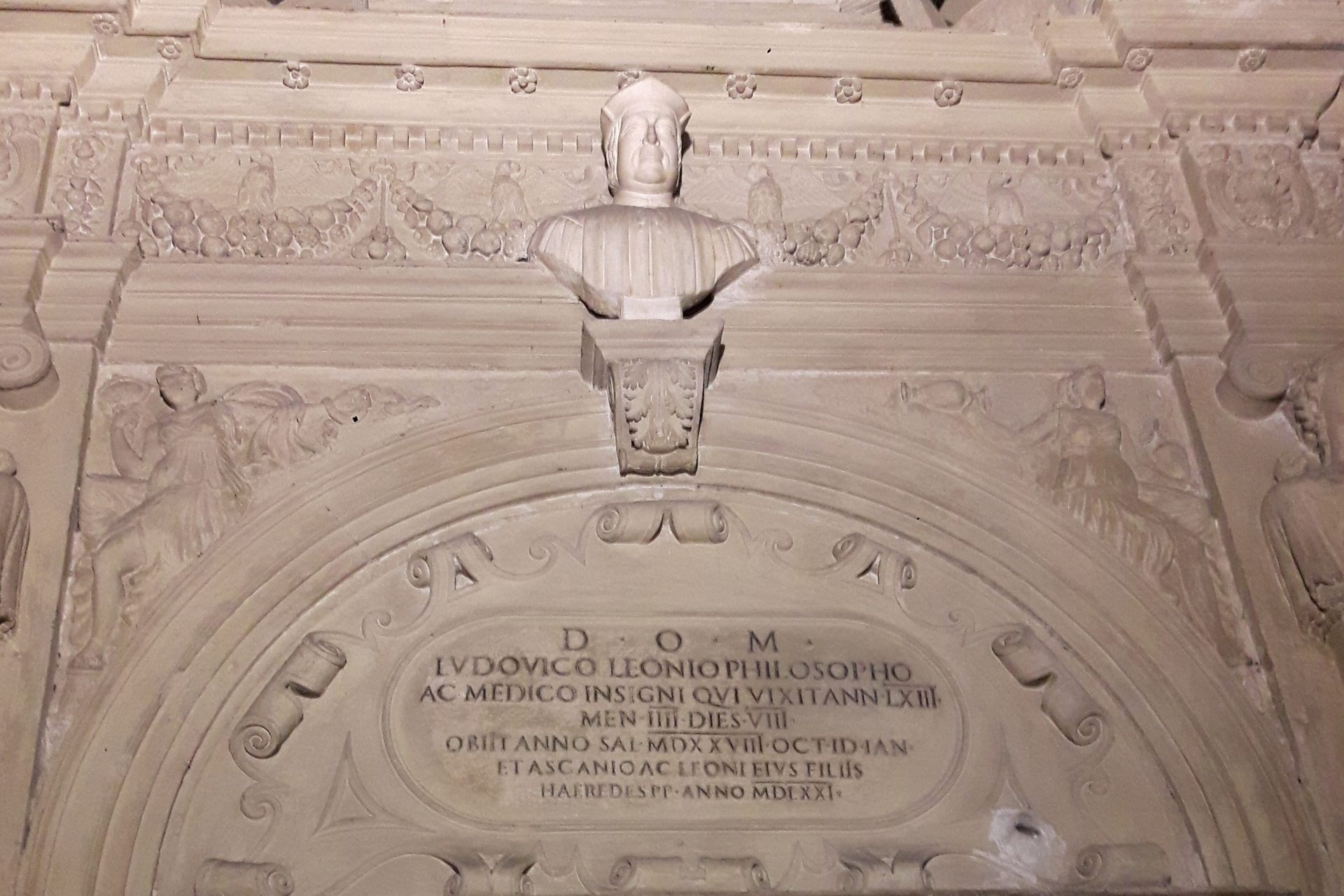 Lodovico Leoni's funeral monument, Bologna (4).jpg